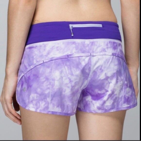 Lululemon Speed Shorts, Spray Dye Cool Breeze Bruised Berry, Size 4, EUC RARE - Picture 1 of 5